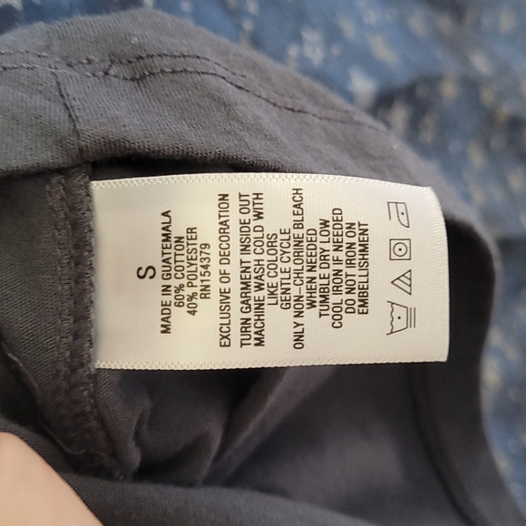 🍂3/$10 Free State Grey Tee w/ Flocked Rose T-Shirt - Size Small - Aero - Picture 9 of 10